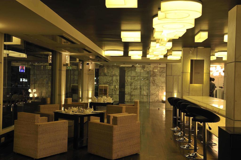 Hotel El Dorado Ahmedabad Exterior photo